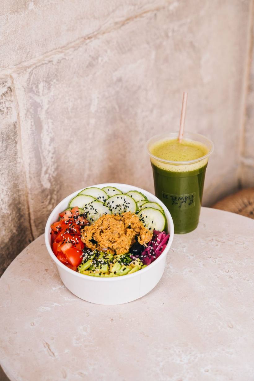 Poke bowl et jus vert